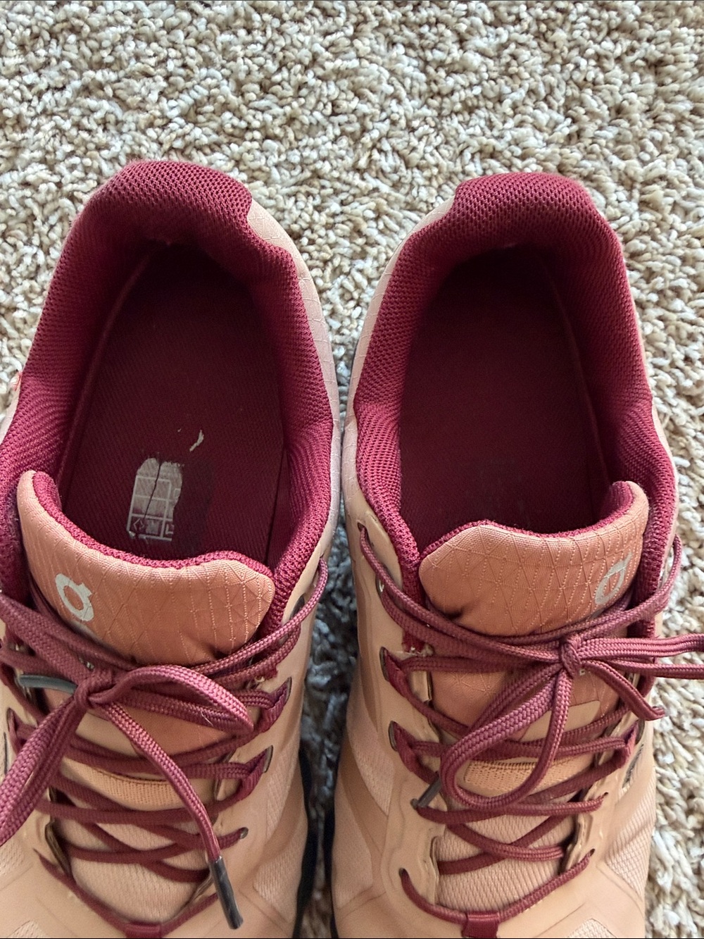 On cloud shoes - Picture 4 of 7